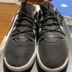 AIr Jordan men’s sneakers.Original box sz 8 1/2 good condition